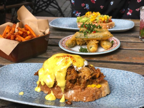 F68962E4-0848-40CD-B800-F36051A17B32